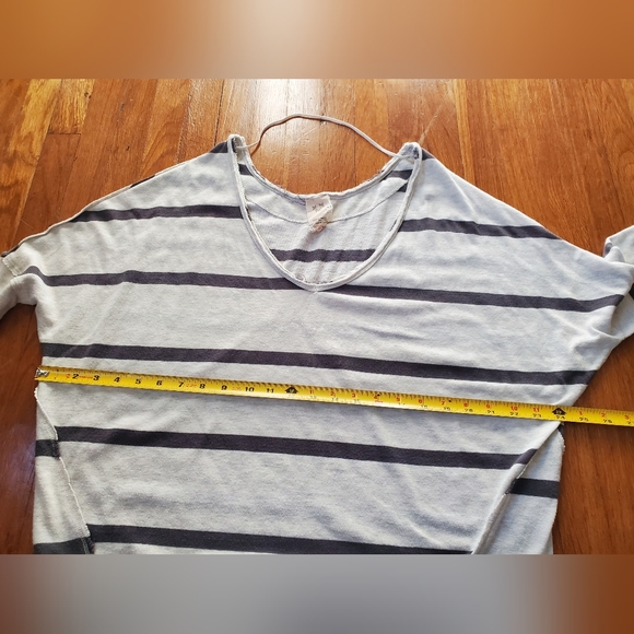 Free People oversized hi-low black gray striped cotton frayed blouse tunic top - Picture 6 of 11